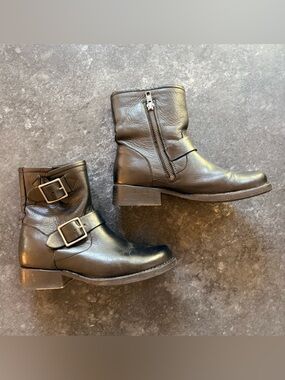 Frye Women’s Vicky Engineer Boots